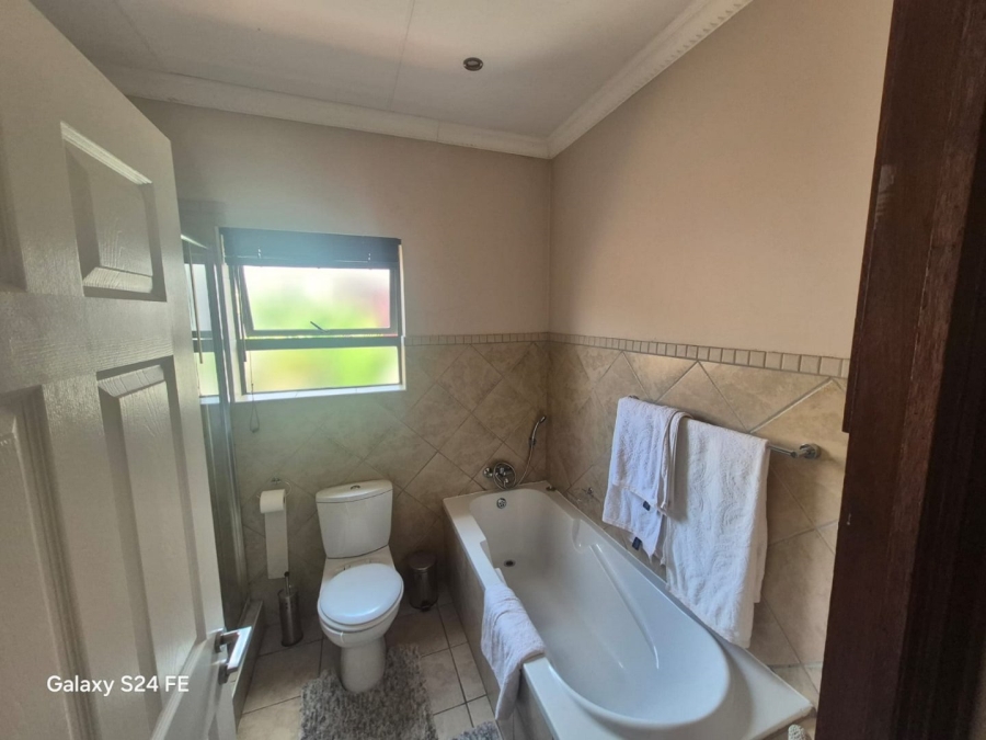 3 Bedroom Property for Sale in Safari Gardens North West